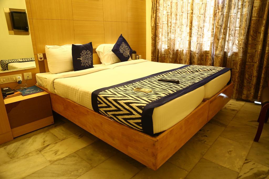 Nayagara Hotel Chennai Exterior photo