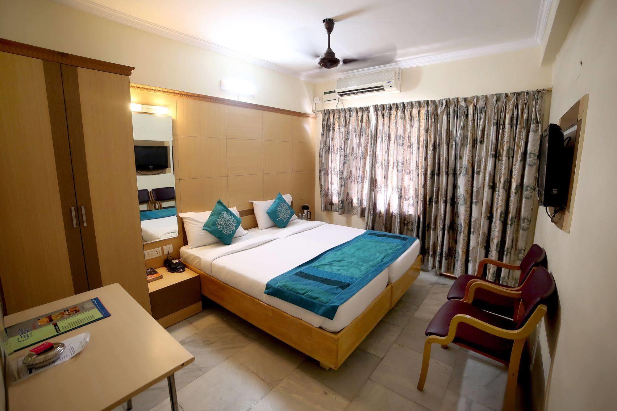 Nayagara Hotel Chennai Exterior photo